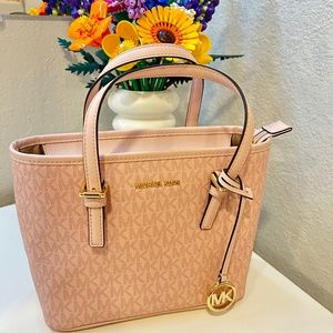 Pink Michael kors tote bag 🎀